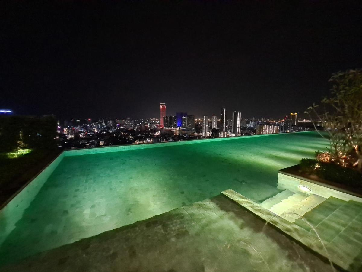 Beacon Executive Suite - Skypool Penang View Τζωρτζ Τάουν Εξωτερικό φωτογραφία