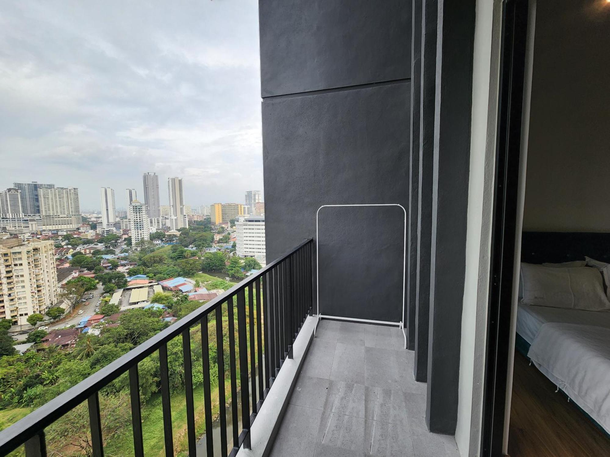 Beacon Executive Suite - Skypool Penang View Τζωρτζ Τάουν Εξωτερικό φωτογραφία